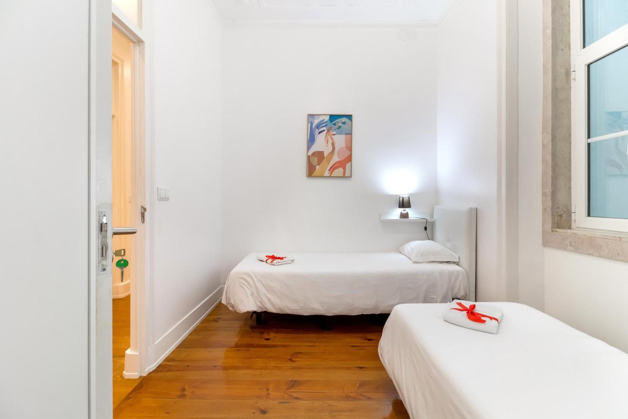 Arroios - Second Floor Hotel Lisbon Luaran gambar