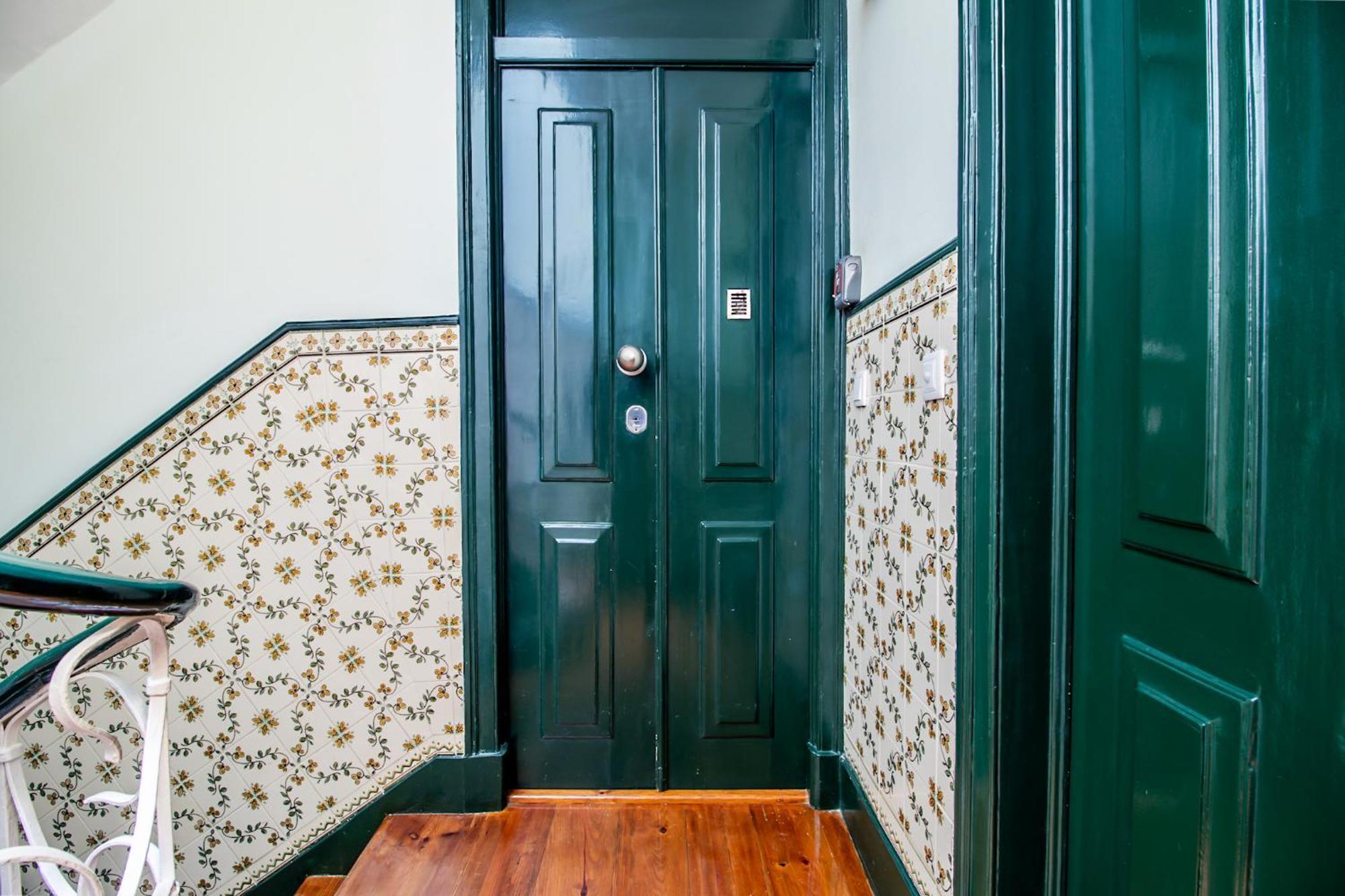 Arroios - Second Floor Hotel Lisbon Luaran gambar