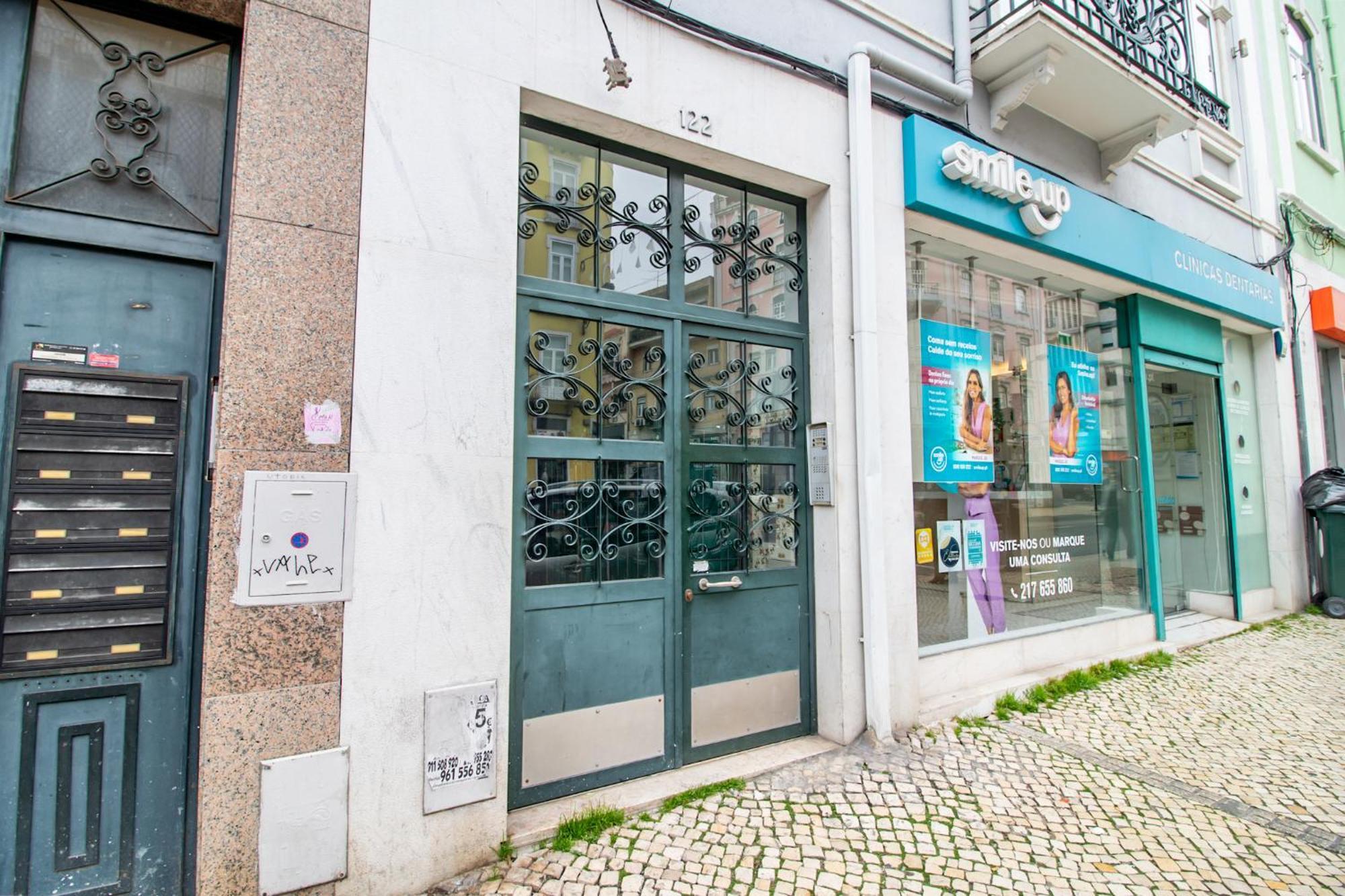 Arroios - Second Floor Hotel Lisbon Luaran gambar